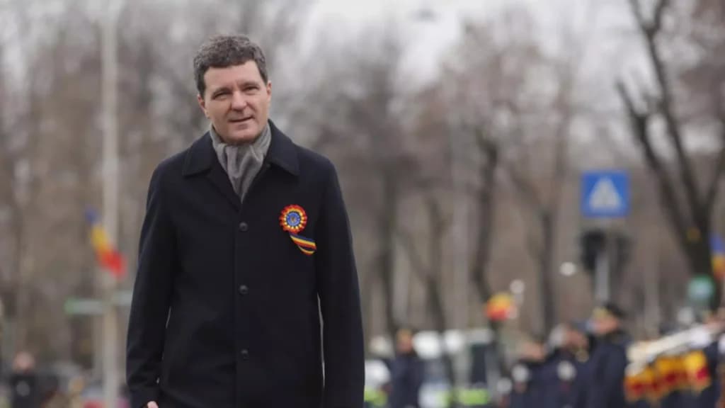 Nicușor Dan îndeamnă românii să-și păstreze credința în țară, după prima paradă militară la care a participat ca președinte