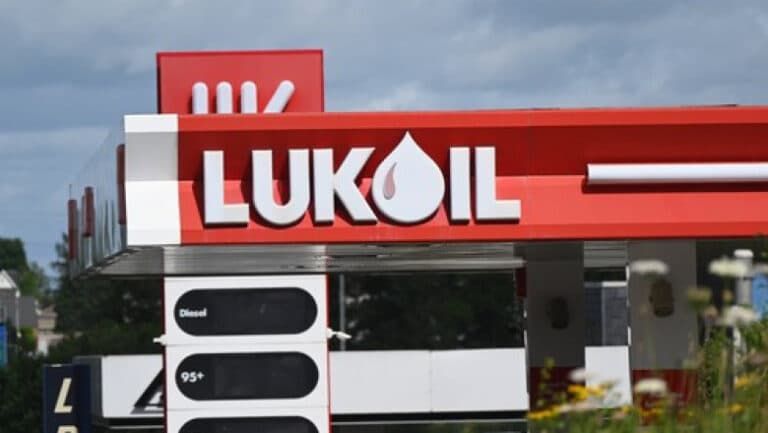 Oana Ţoiu: Lukoil își va continua activitatea legal până în aprilie 2026