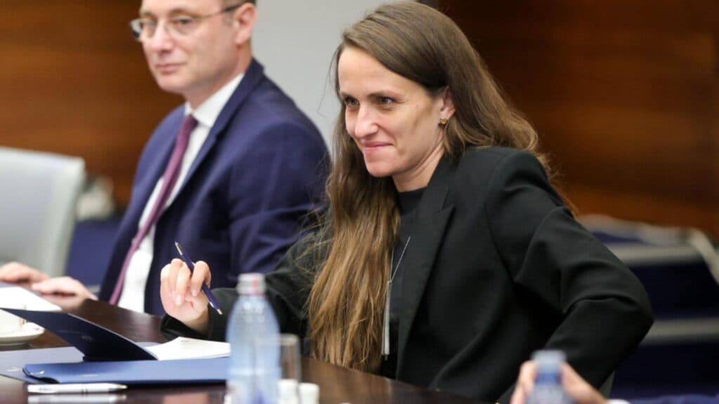Oana Țoiu, o forță din culise: NGO-istă, avansează în funcția de secretar de stat la Externe, lăsând PSD în umbră