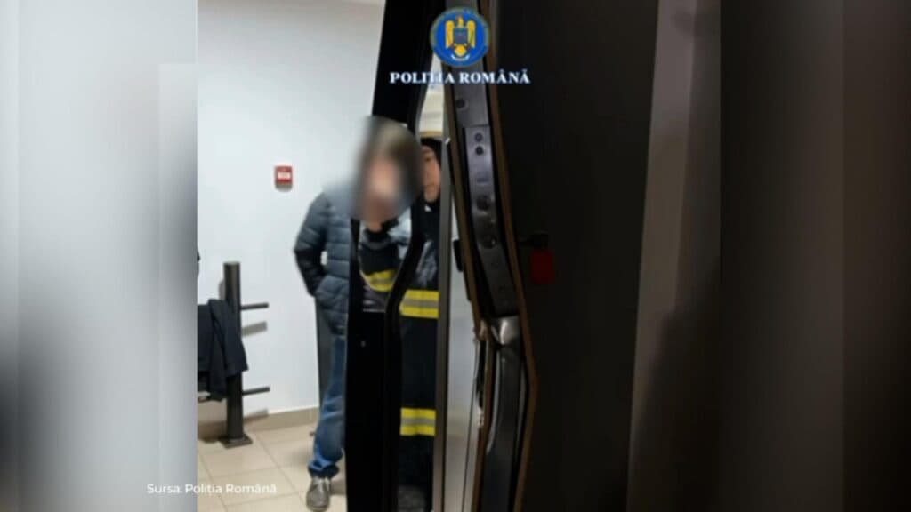 Misiune dramatică de salvare în București: o femeie a fost recuperată din apartament printr-o intervenție spectaculoasă în rapel