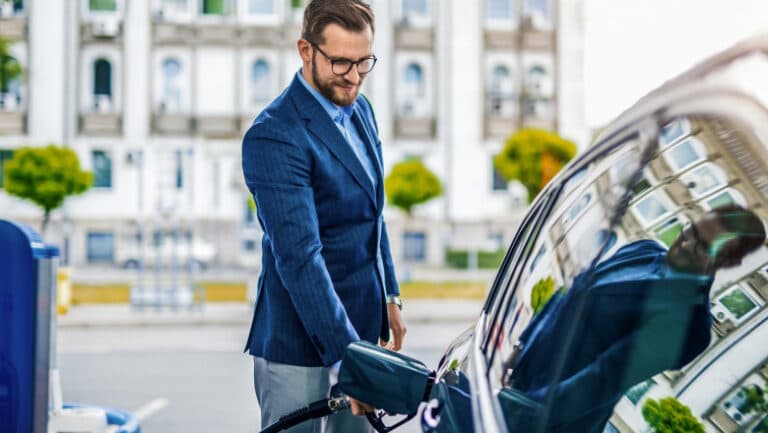 Mobilitate smart pentru toate vehiculele: Strategii inovatoare pentru firme și managerii de flote