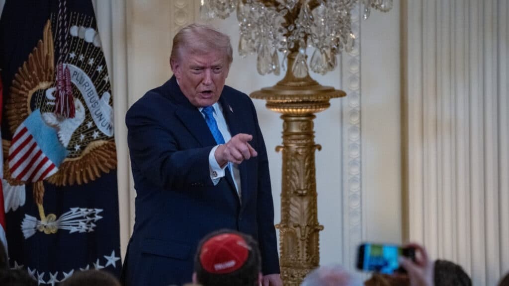 Speranța păcii în Ucraina: Trump îl îndeamnă pe Zelenski să renunțe la teritorii, afirmând: „Au fost depășiți!”
