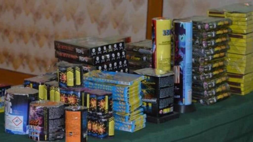Captură impresionantă: Poliția confiscă peste 10 tone de petarde și artificii ilegale, un suspect reținut