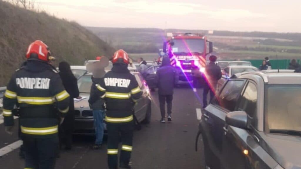 Planul Roșu de Intervenție a fost activat în Olt, în urma unui accident cu zece mașini, în care 27 de persoane au fost afectate