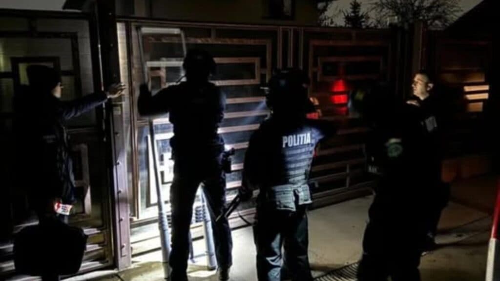 Polițiștii, victimele unui atac cu drujba în Ajunul Crăciunului în Suceava, agresorul a fost împușcat și oprit