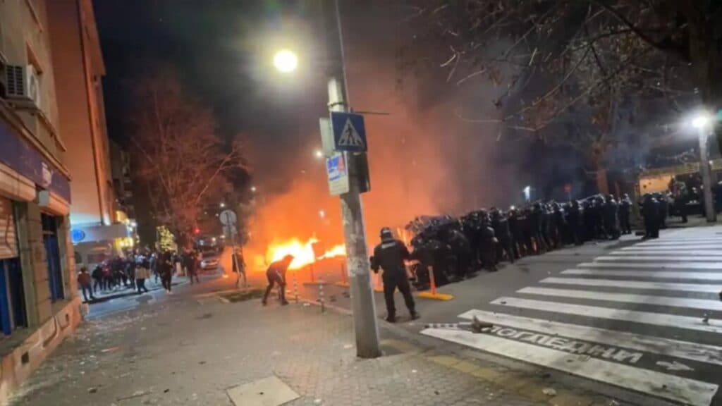 Președintele Bulgariei solicită demisia executivului în urma protestelor tumultoase legate de buget