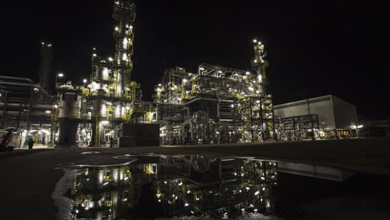 Rafinăria Petrobrazi s-a aliniat la rețeaua de alimentare cu apă a Apa Nova Ploiești