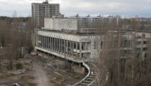 Ucraina, ziua 1400 de conflict: Rusia intensifică asalturile asupra sistemului energetic; alerta de la centrala de la Cernobîl se menține