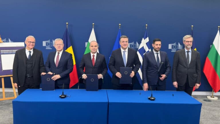 România își va construi trei poduri noi peste Dunăre: un acord istoric cu Bulgaria și Grecia pentru dezvoltarea coridorului logistic