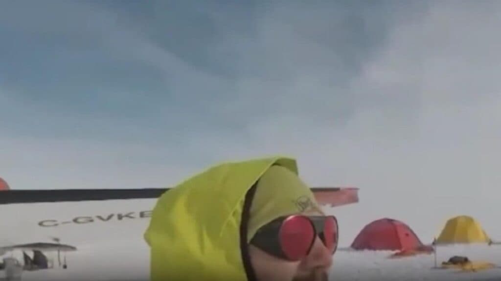 Românul care a învins Everestul își îndreaptă pașii spre Antarctica pentru a cuceri o altă înălțime de 4.900 de metri