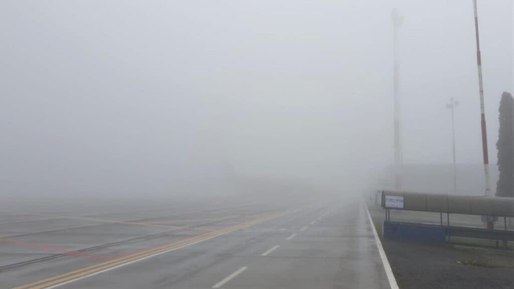 Ceața își face de cap în șapte județe! ANM a lansat avertizări nowcasting