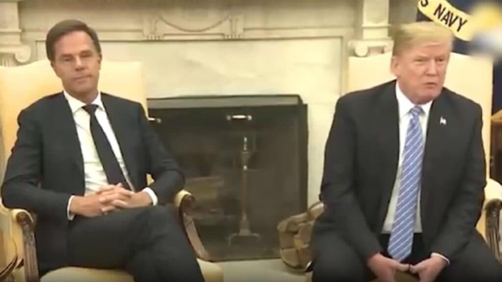 Liderul NATO susține menținerea dependenței UE de SUA, în timp ce Trump îndeamnă europenii să-și construiască propriile forțe de apărare