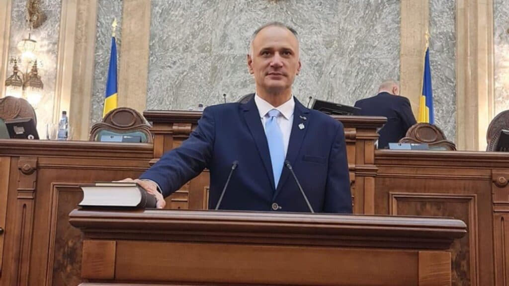 Sorin Șipoș, senator USR și fost coleg de clasă cu Nicușor Dan, aspiră la Ministerul Apărării