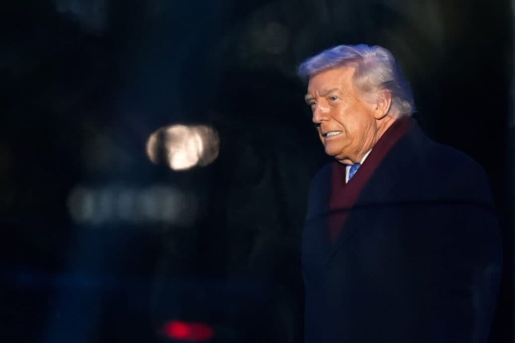 Îndoieli asupra sănătății lui Donald Trump: Președintele american s-a făcut din nou căpitan în timpul unei întâlniri