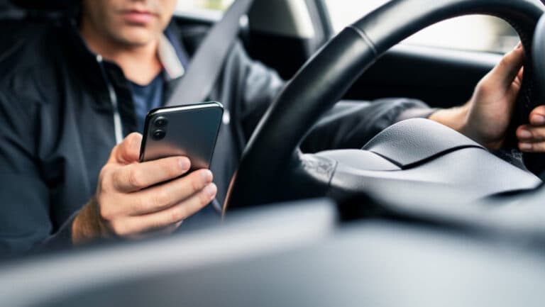 DNA în acțiune: Descinderi la companii de ridesharing din Ilfov și Iași, prejudiciu estimat la aproape 25 de milioane de lei