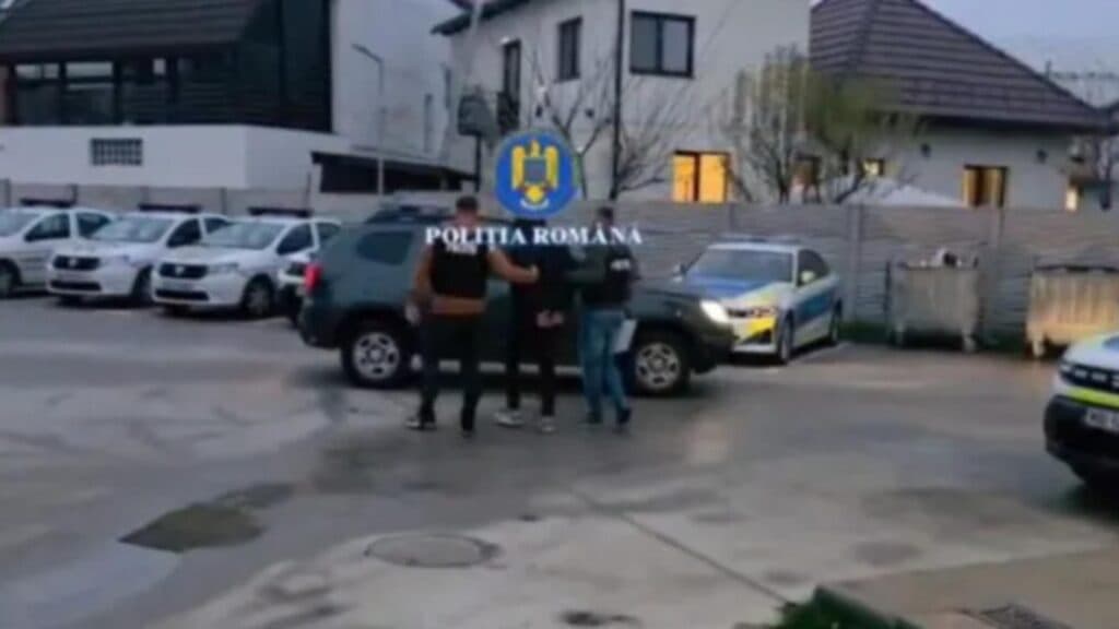 Adolescent de 17 ani prins după ce a vandalizat 27 de autovehicule într-o singură noapte la Târgu Jiu