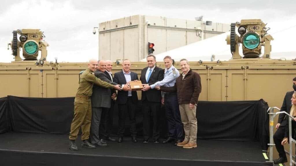 Inovații futuriste în război: Armata israeliană experimentează sistemul laser „Iron Beam”