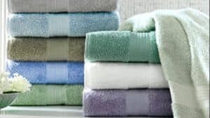 Temperatura optimă pentru spălarea prosoapelor: Cum să eviți greșelile comune ale gospodinelor