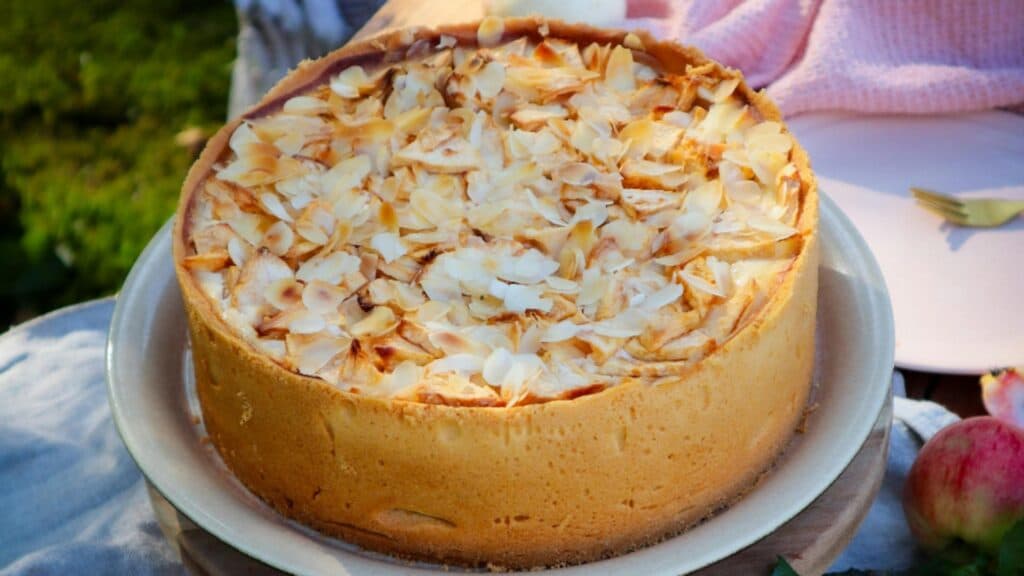 Deliciu de Revelion: Tort cu mere și cremă de caramel, perfect pentru sărbătoare