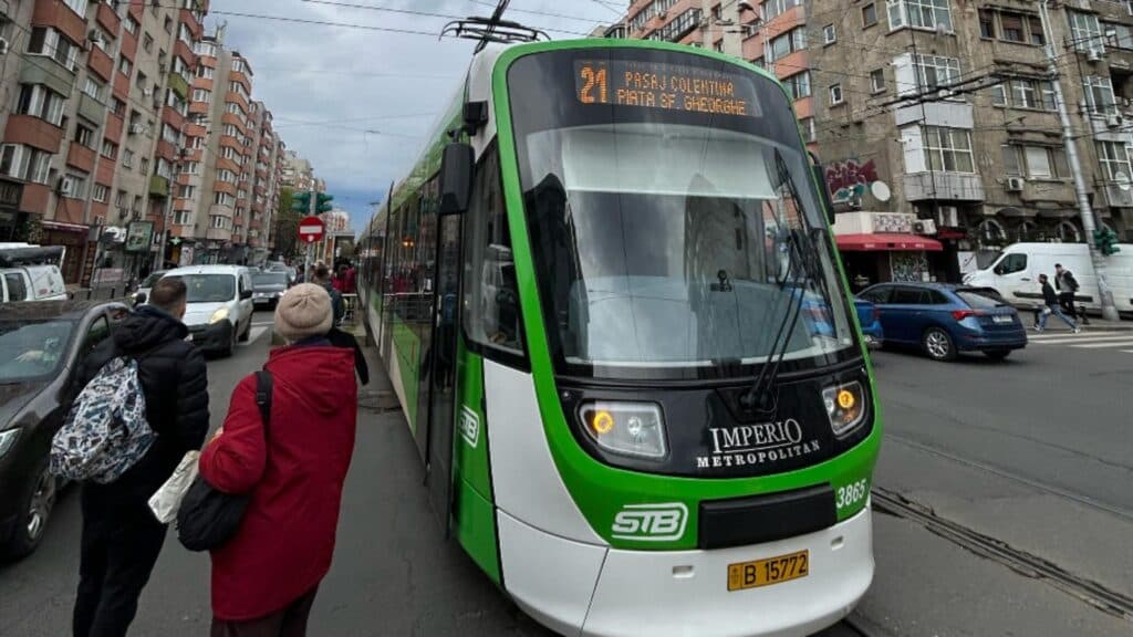 Circulație perturbată în zona Obor–Moșilor din cauza deraierei unui tramvai; linia 21 este afectată temporar