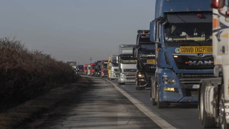 Sprijin financiar pentru transportatori: Guvernul oferă compensări de 40-65 de bani pentru litru de motorină până în martie 2026