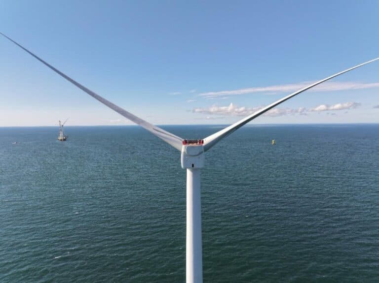 Administrația Trump suspendă din nou 6 GW de contracte pentru turbine eoliene offshore