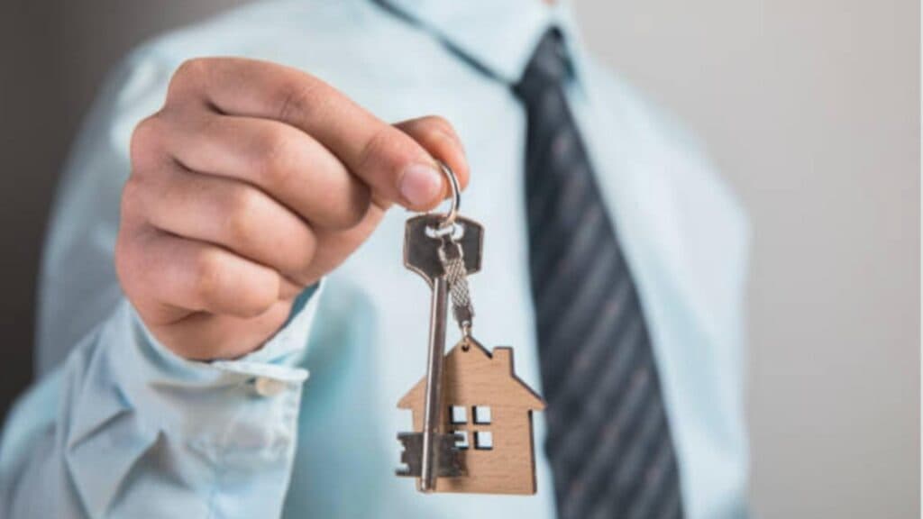 Un economist de renume prezice o cădere dramatică a prețurilor locuințelor: o reducere de 50% în viitorul apropiat