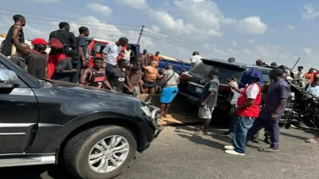 Un fost dublu campion mondial la box, implicat într-un accident tragic în Nigeria, cu două victime