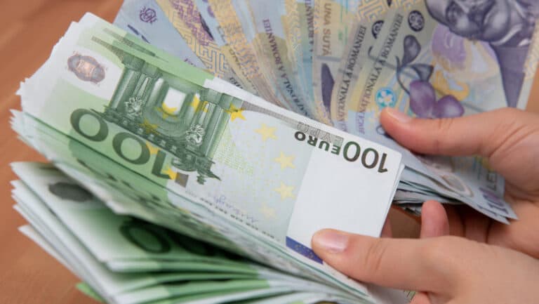 România se pregătește să atragă împrumuturi de peste 275 de miliarde de lei în 2026. Directorul Trezoreriei subliniază: „Reducerea deficitului este esențială.”