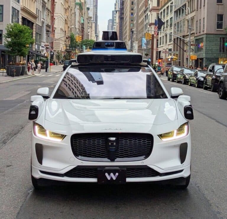Waymo dezvăluie motivele pentru care taxiurile sale autonome au rămas blocate în timpul întreruperii de curent din San Francisco