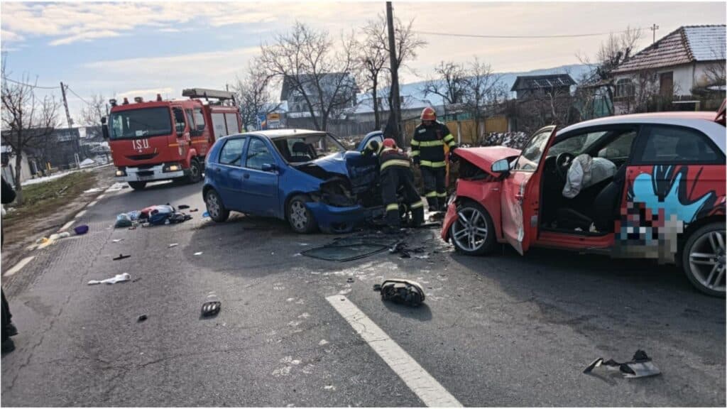 Coliziune devastatoare pe DN 64, în Vâlcea: Două victime în urma unui impact puternic între două autovehicule