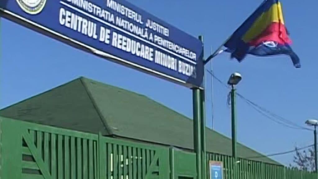 Scandal în sistemul penitenciar: Gardienii de la școala de corecție din Buziaș supun adolescenții la torturi inimaginabile