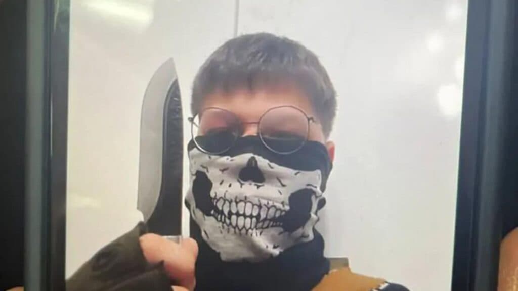 Atac violent într-o școală din Anglia: un adolescent de 13 ani provoacă răni grave unei femei