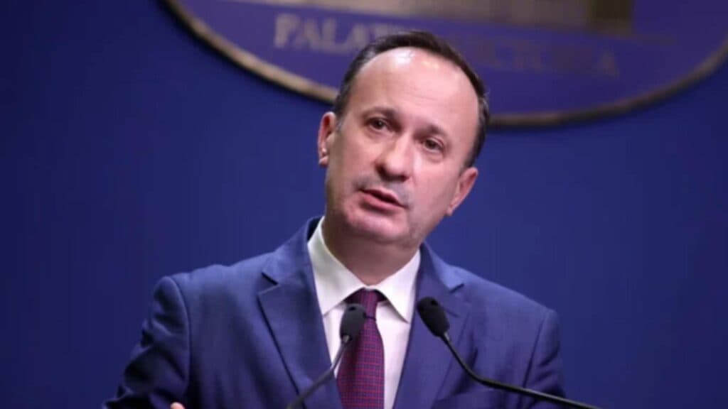Adrian Câciu ripostează la propunerea lui Bolojan privind un guvern minoritar: „Consider că are o imaginație prea dezvoltată. Asta nu se poate realiza atâta timp cât PSD are 30% în Parlament.”