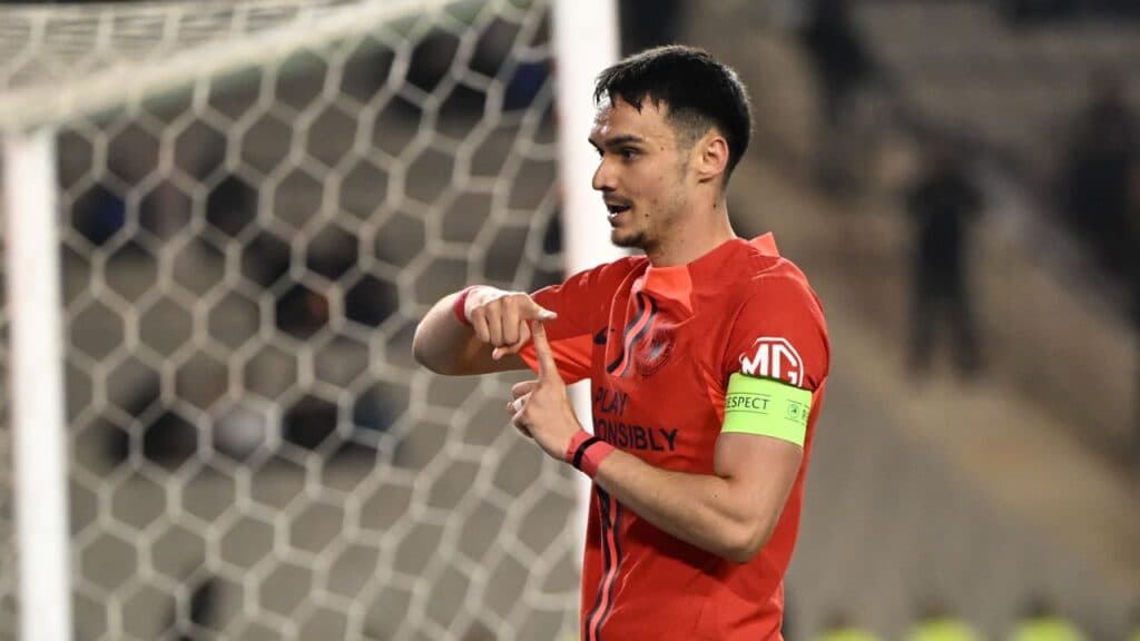 Adrian Șut părăsește FCSB, dar nu reușește să se alinieze celor mai costisitoare transferuri ale lui Becali: cele mai valoroase mutări ale roș-albaștrilor