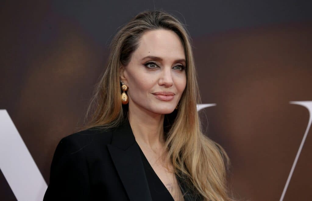 Angelina Jolie, cu sufletul pregătit pentru o nouă viață în Europa, simte că „țara ei a devenit străină”