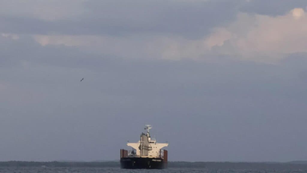 Forțele americane demarează o acțiune extinsă pentru prinderea unui petrolier rusesc care a sfidat blocada Venezuelei