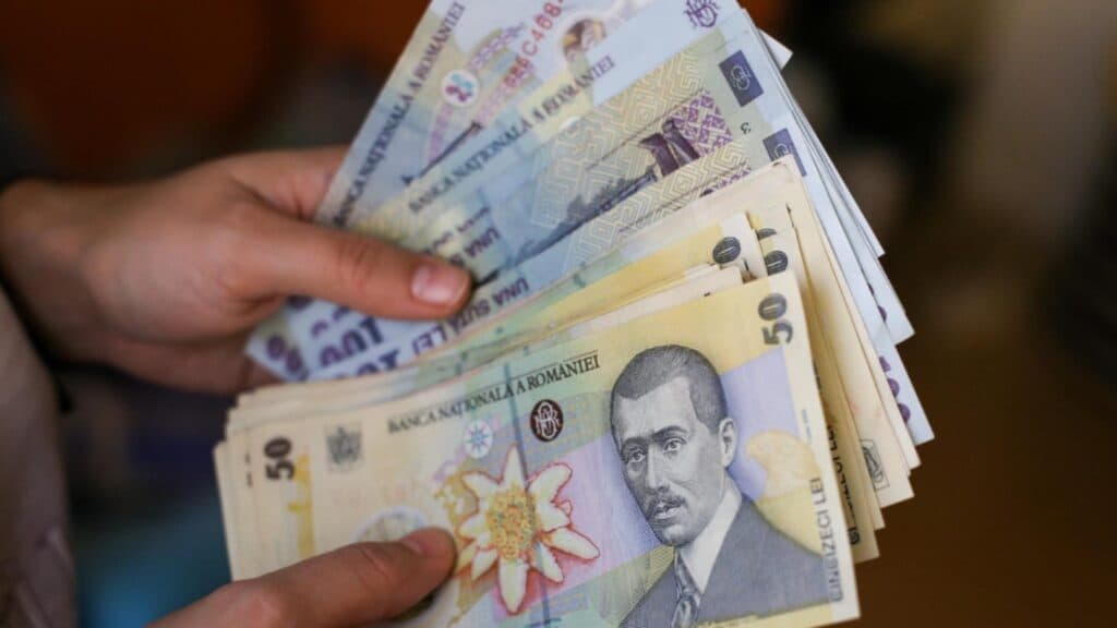 Bancnotele românești primesc o nouă semnătură, pe lângă cea a lui Isărescu, o modificare rară după 25 de ani