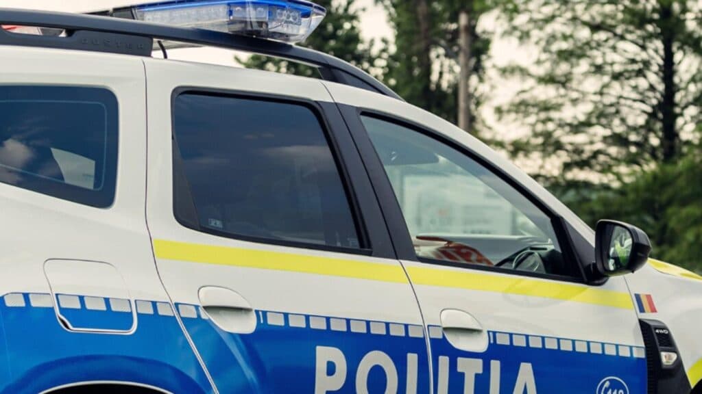 Bărbat din Arad reținut pentru violență domestică, soția sa suferind răni grave și două coaste fracturate
