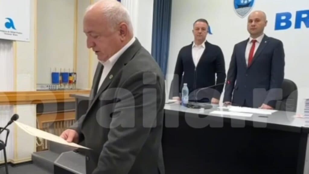 Spectacol inedit în Consiliul Local Brăila: un consilier a ales să depună jurământul cu un „la, la, la” în locul cuvintelor oficiale