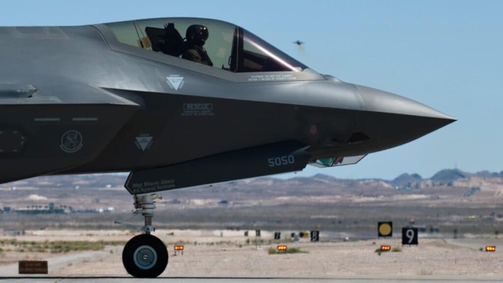 Confruntare aeriană în Canada: SUA își rezervă dreptul de a interveni dacă Ottawa abandonează achiziția F-35