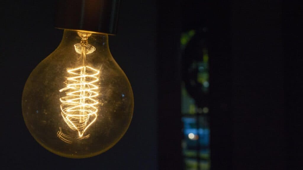 Berlinul își recapătă ritmul după o întrerupere electrică fără egal de la Al Doilea Război Mondial