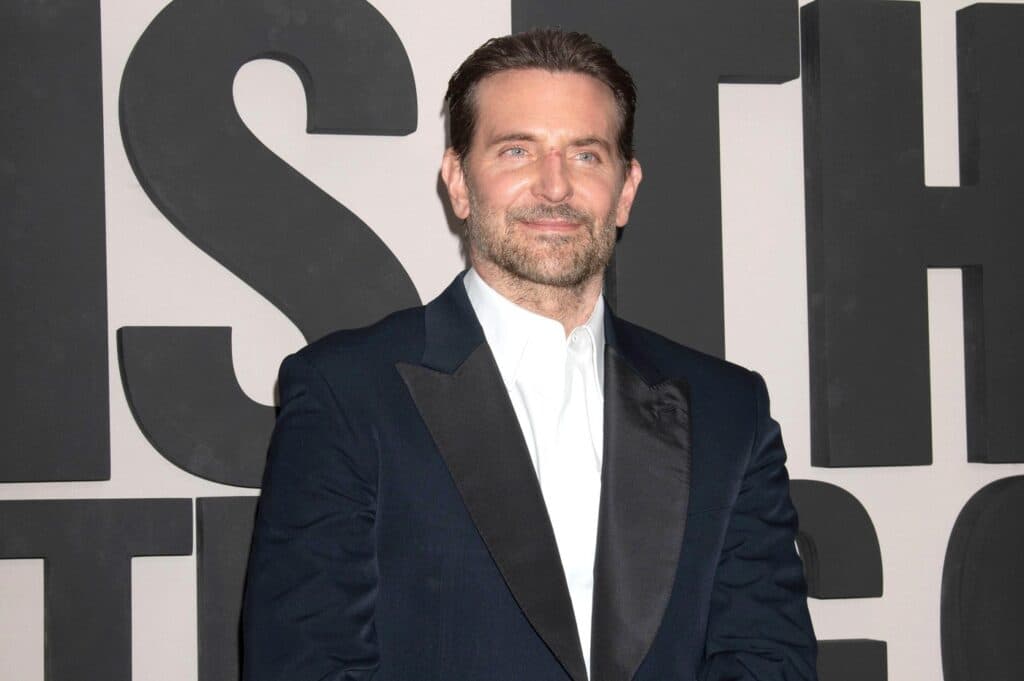 Bradley Cooper își dezvăluie adevărul. Actorul abordează pentru prima dată speculațiile despre intervențiile sale estetice
