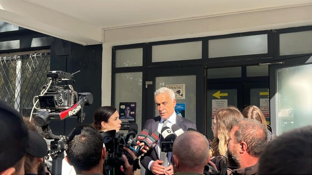 Călin Georgescu dezvăluie astăzi informații esențiale pentru românii afectați de măsurile drastice impuse de Bolojan
