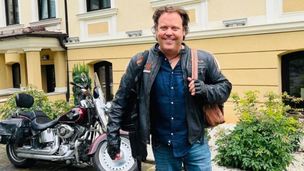 Charlie Ottley, ambasadorul frumuseților României, pornește într-o misiune internațională de promovare în capitalele lumii