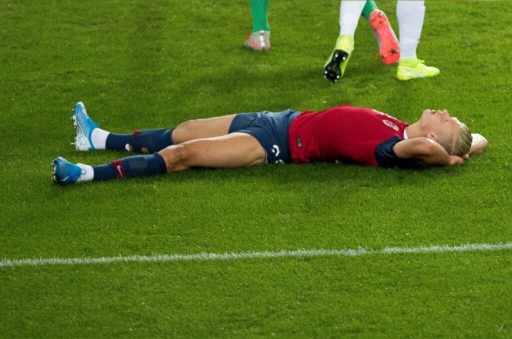Cine se află în spatele starului de la Manchester City?