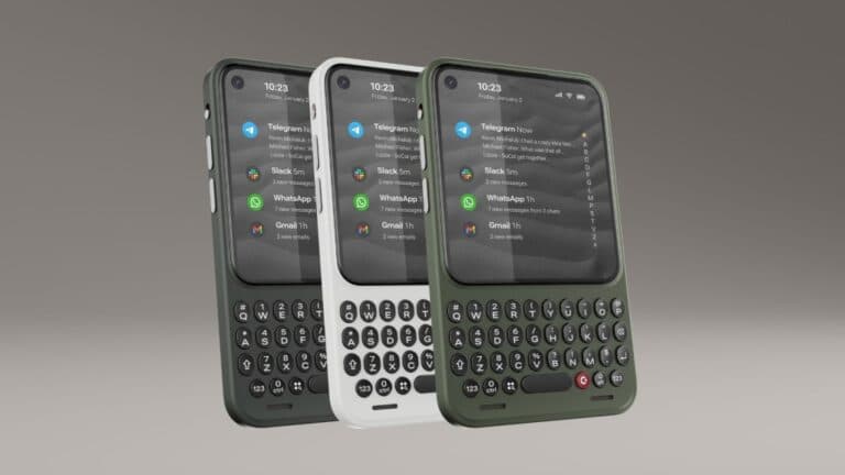 Clicks lansează o reinterpretare a smartphone-ului BlackBerry, însoțită de un keyboard mobil cu prindere, la prețul de 79 de dolari