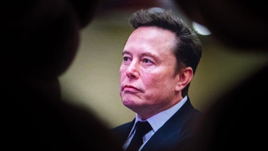 Război de cuvinte între Elon Musk și CEO-ul RyanAir: Fondatorul SpaceX cere opinia fanilor despre o posibilă achiziție a companiei aeriene, după ce l-a etichetat „idiot” pe directorul acesteia