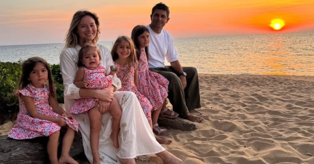 Cum au răspuns celebritățile la anunțul că Laura Cosoi va aduce pe lume un al cincilea copil: „Ești minunată!” Actrița cunoscută care a intuit totul