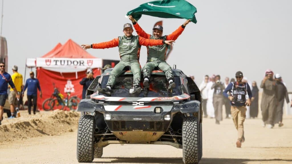 Dacia marchează un nou capitol la Dakar: echipa Sandriders triumfă în cea mai provocatoare competiție de rally-raid global